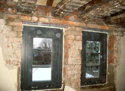 Im Inneren wurden umfangreiche Umbaumaßnahmen durchgeführt, Türen abgeändert, neu durchbrochen oder zugemauert.